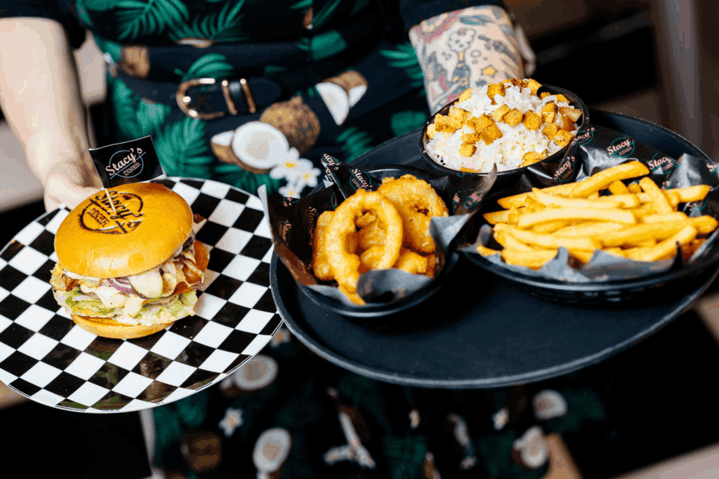 Burger deal på Stacy’s Diner. Værdibevis til burgermenu på Stacy’s Diner Køge og Næstved